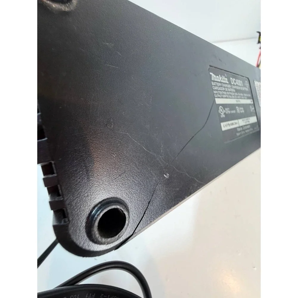 Makita DC4001 40V Max XGT Battery‎ Charger